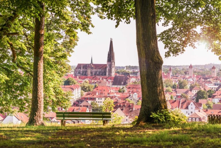 Der perfekte Treppenlift in Regensburg für Sie - HIRO Lift – Treppenlift in Treppenlift in Regensburg: Anbieter, Kosten & Beratung